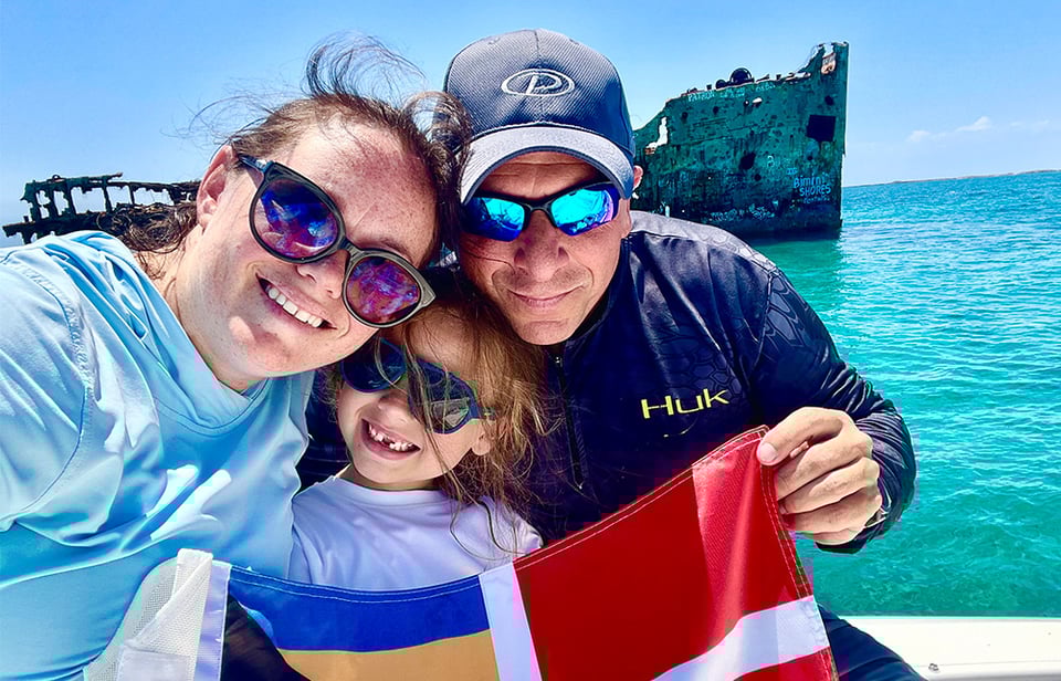 The King family visits Bimini on their Pursuit S 378