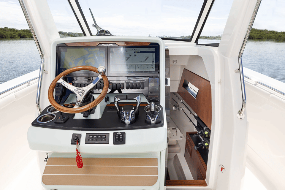 Helm of Pursuit's S 328 with teak accents