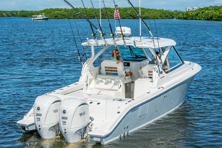 Pursuit 30' Dual Console