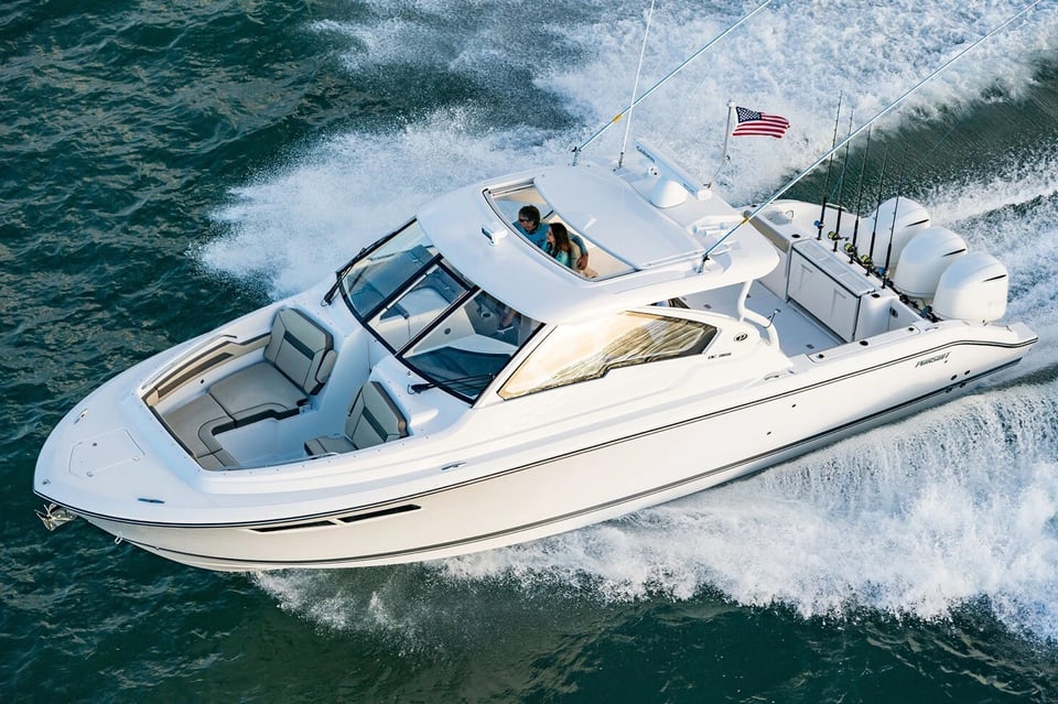 Go boating all year round with the protection offered by the DC 365.