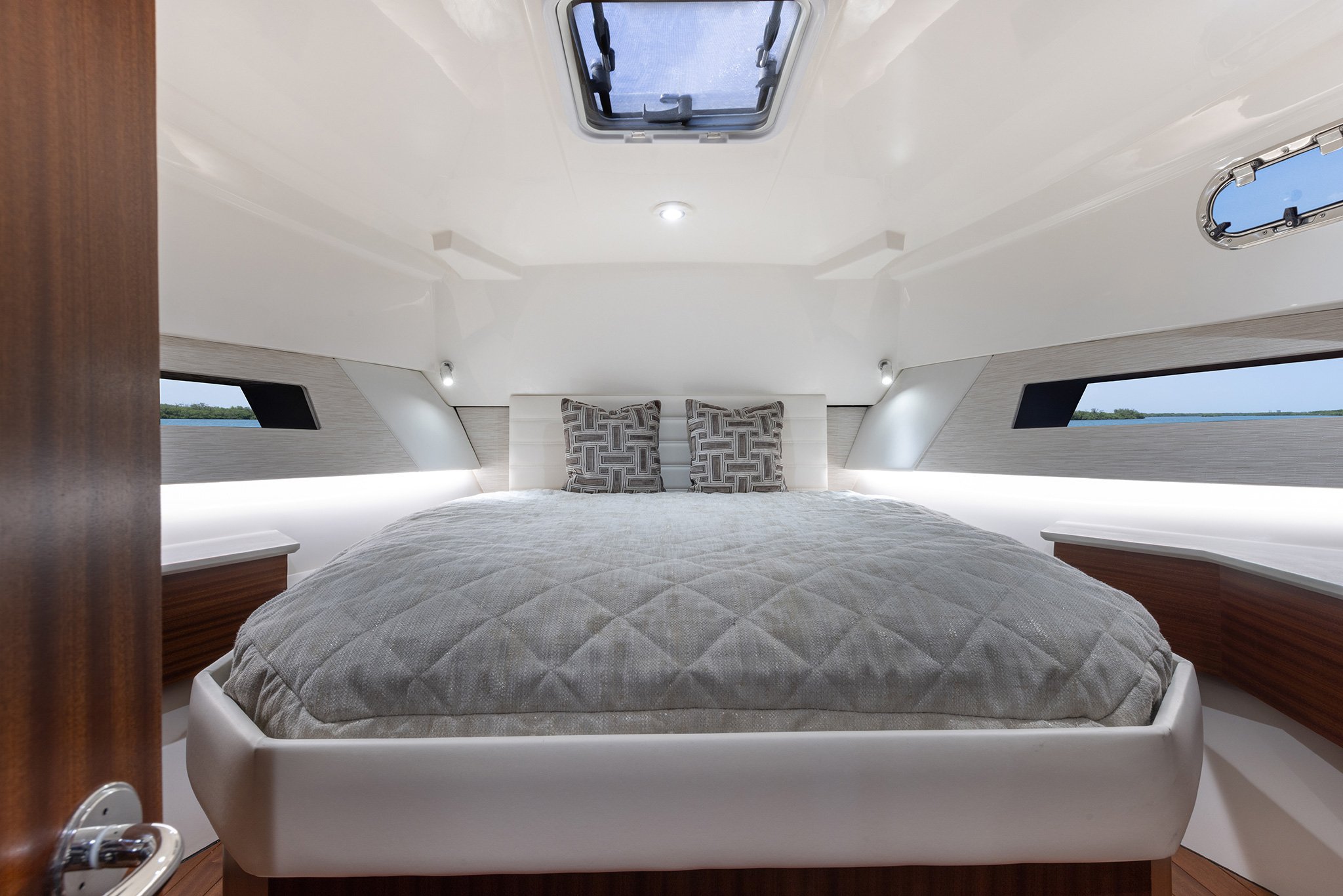 Queen size berth in Primary Stateroom on Pursuit OS 445 Offshore