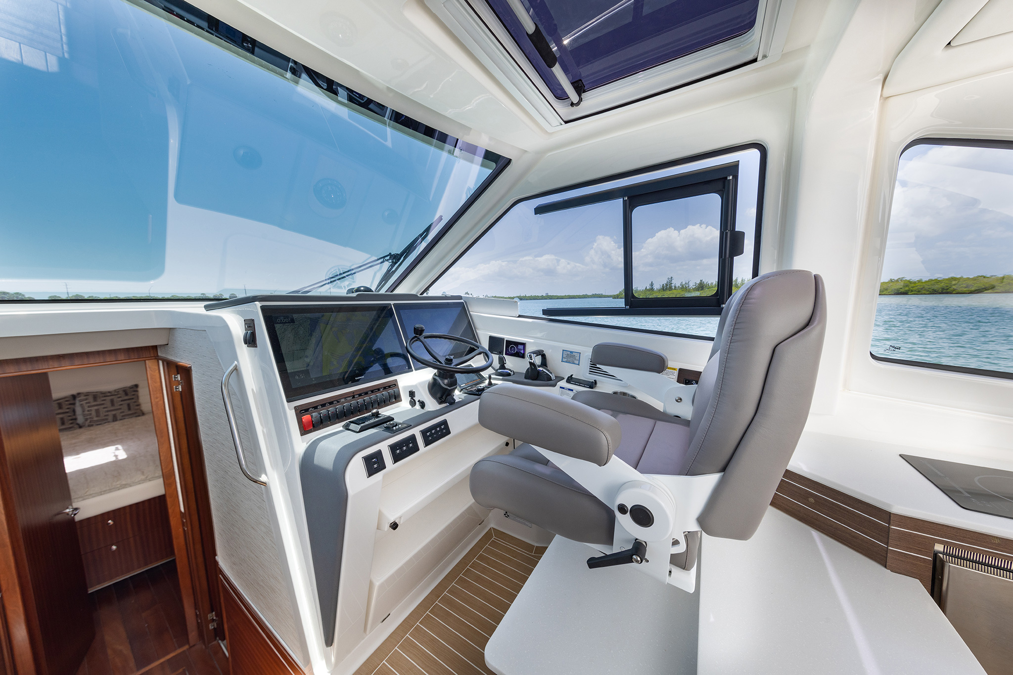 Stidd helm seat on Pursuit OS 445 Offshore